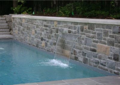 12-swimming-pool-interesting-water-feature
